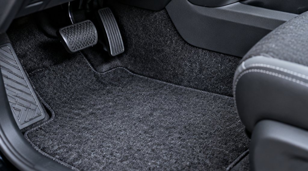 Recycled polyester fiber for automotive carpet and interior floor covering